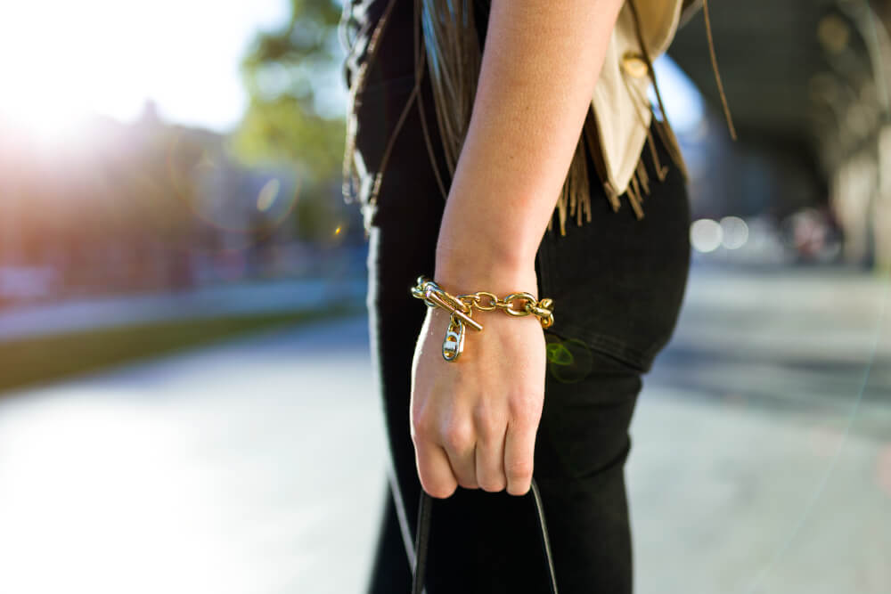 Why Buying Bracelets Online is the Best Choice for Fashion Lovers